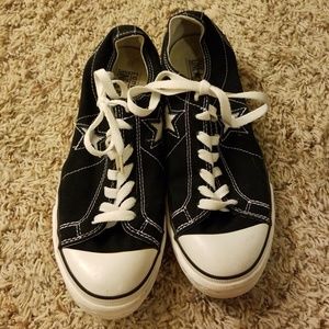 Converse tennis shoes